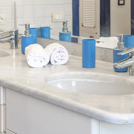 H11 Maison Bleu Centro - Ariston Sanremo